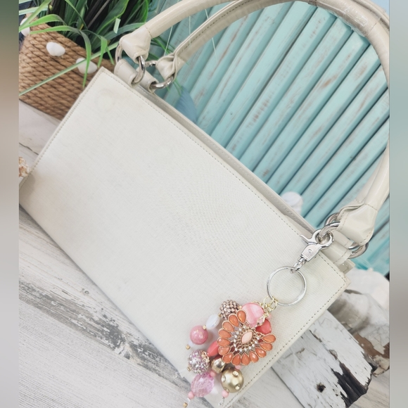 Handmade Vintage Peach/Pink Purse Charm / Keychain 🥳HOST PICK🥳 - Picture 4 of 10